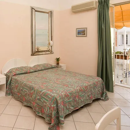 Da Raffaele 3* Ísquia