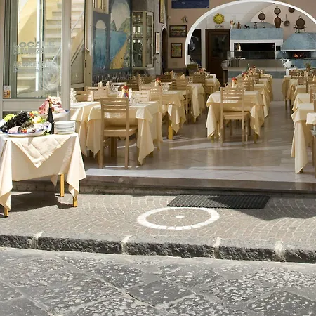 Da Raffaele Hotel 3*